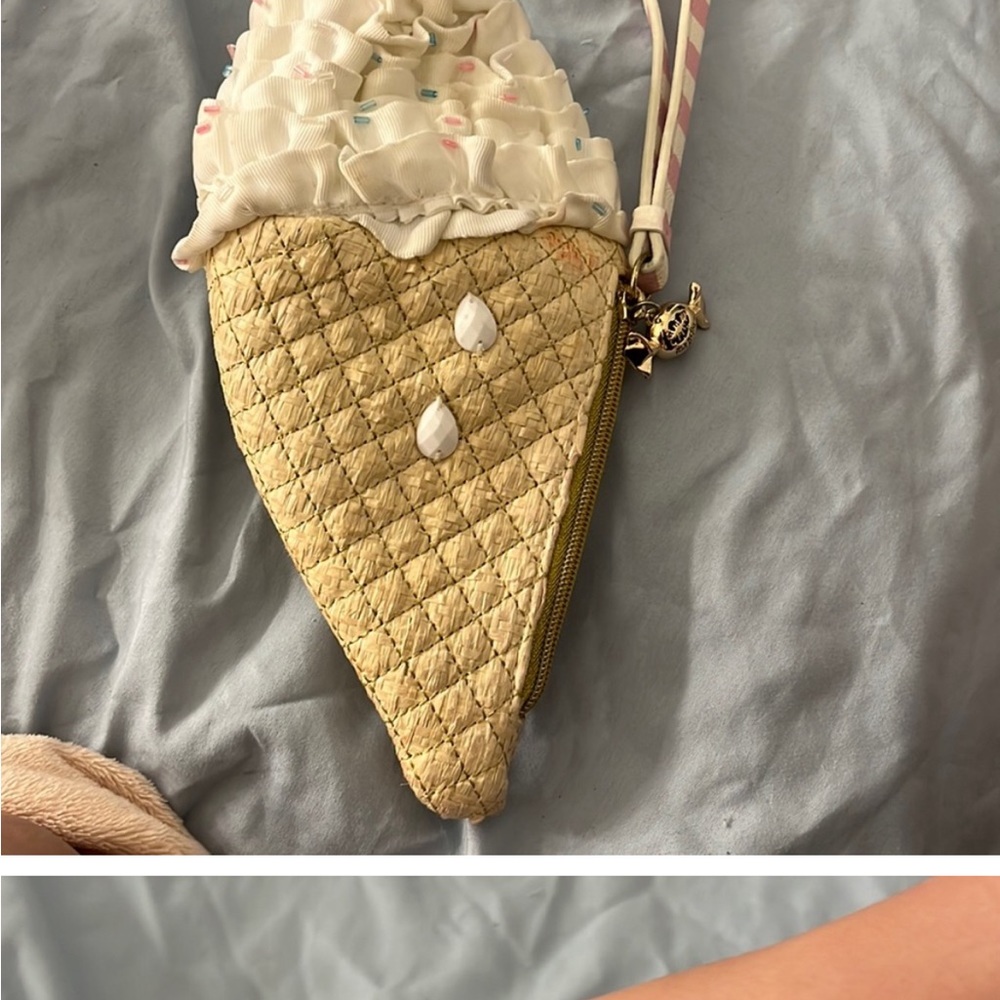 betsey jhonson purse